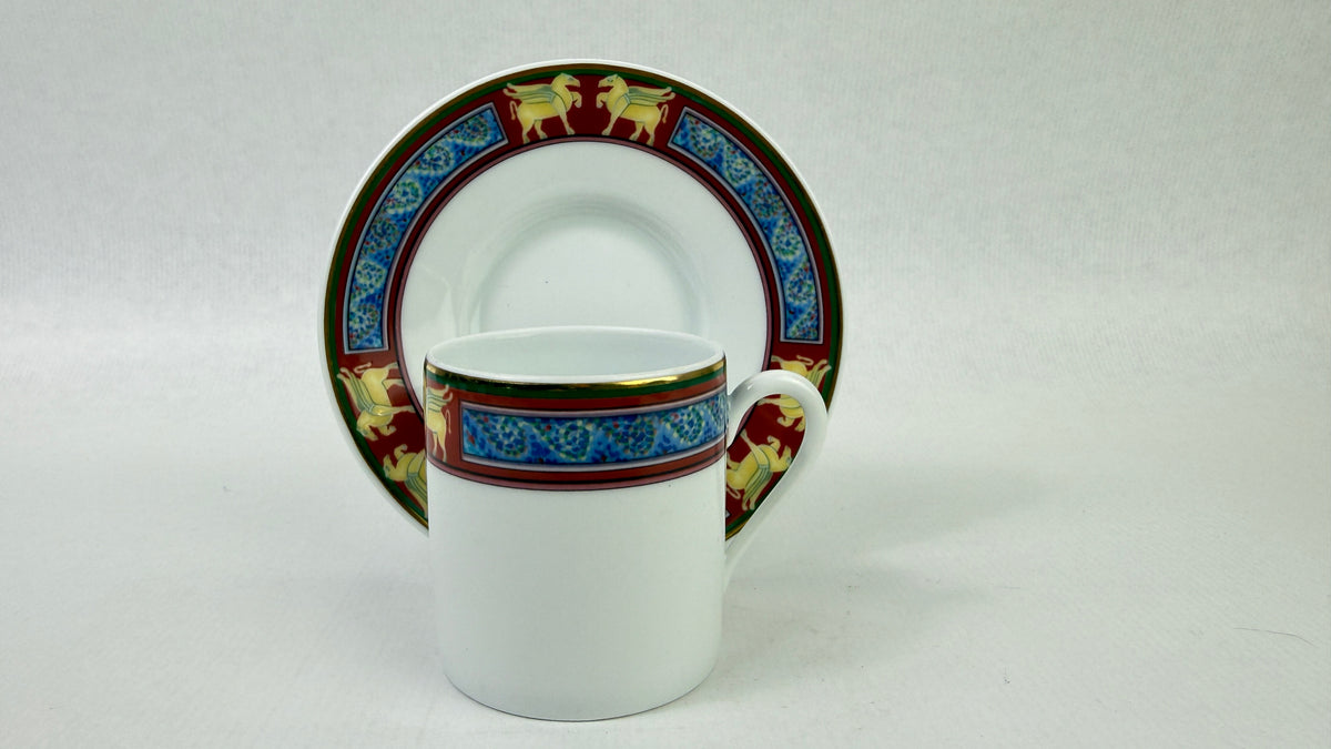 Raynaud Limoges — Six tasses à café en porcelaine, modèle Pégase