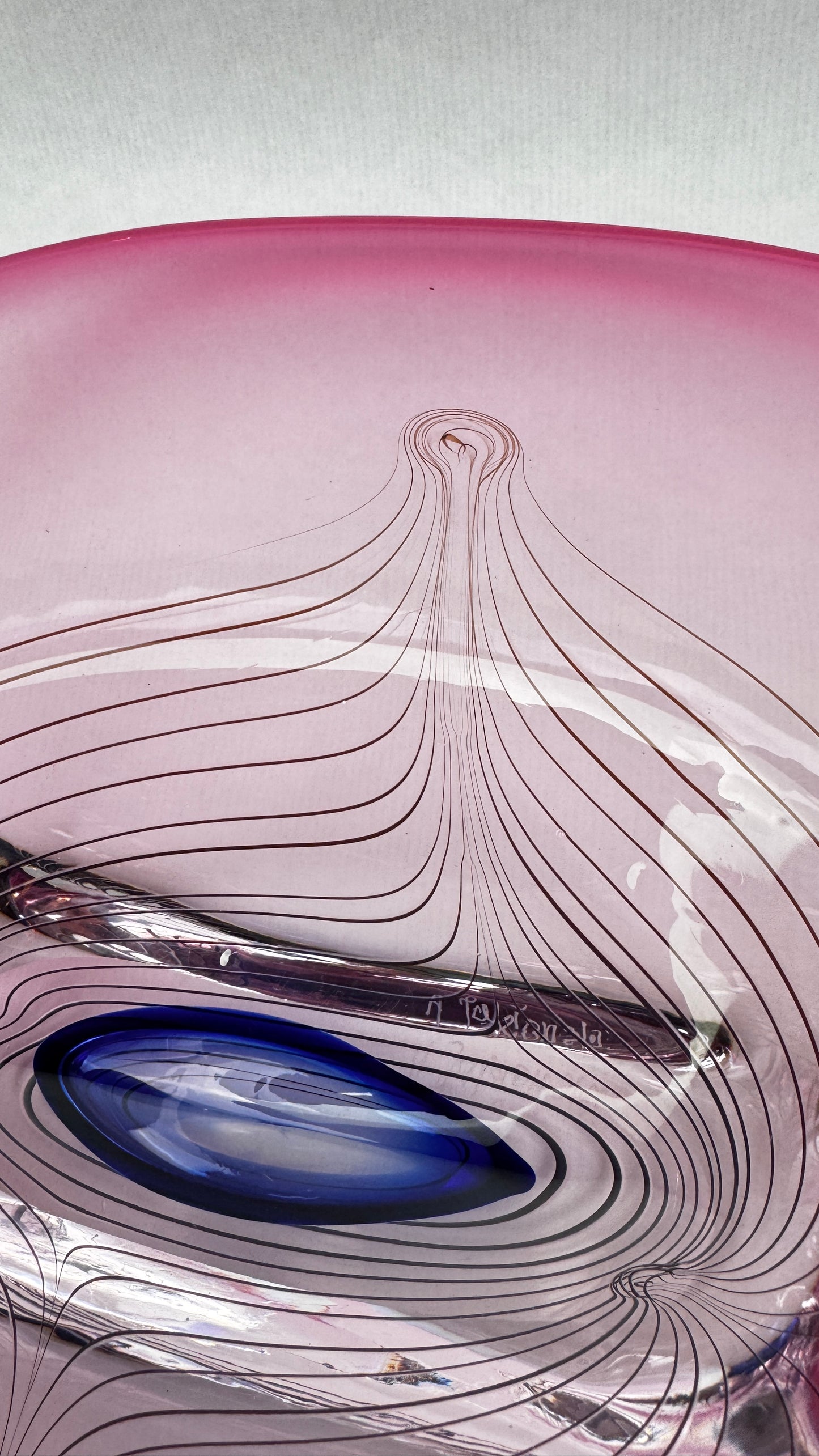 Coupe en verre d’art signée Adam Jabłoński – Studio glass polonais, fin XXe siècle