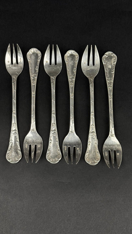 Six fourchettes a huitres Christofle modele Chrysanthème metal argente