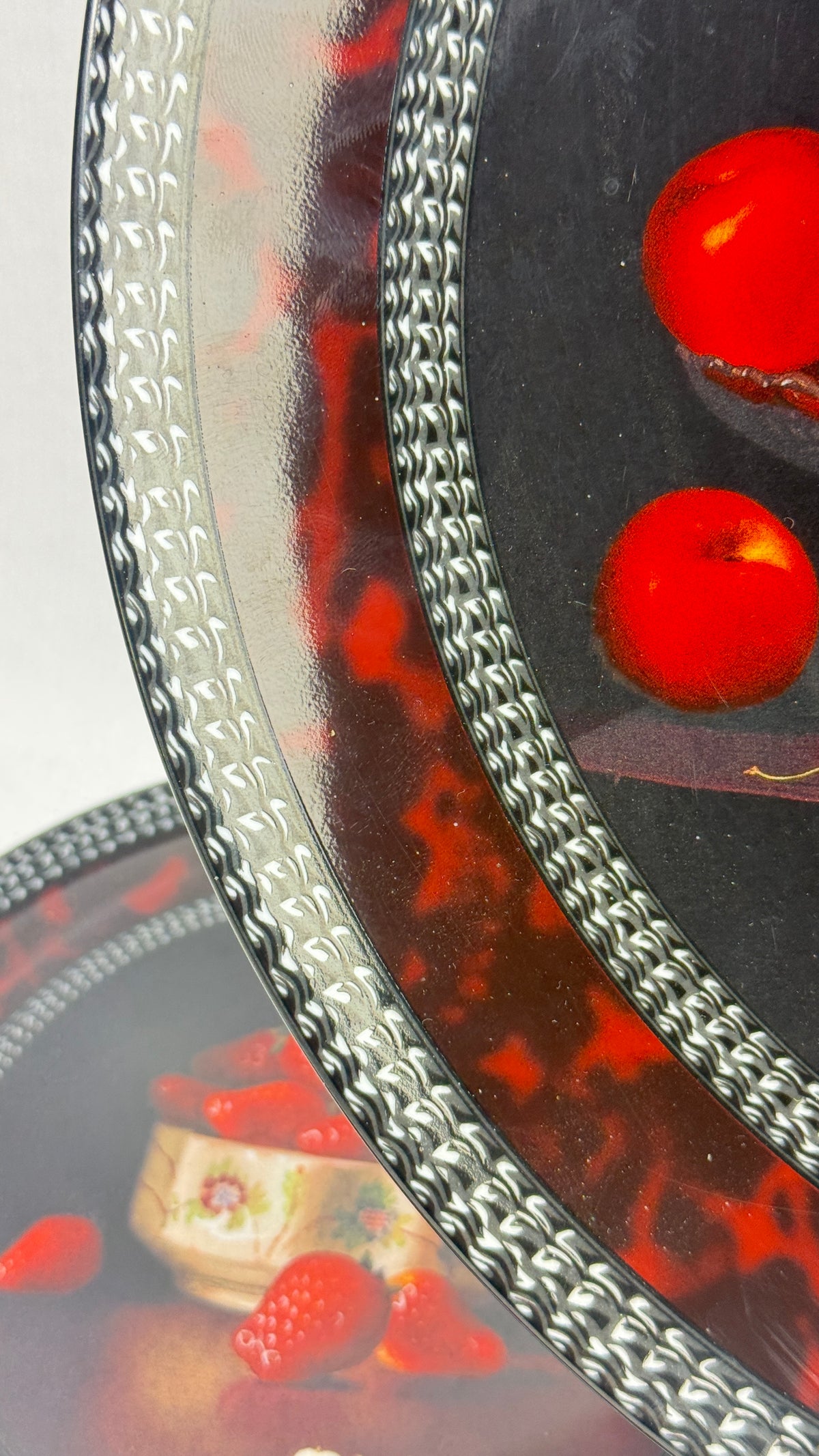 Bernardaud Limoges Ensemble « Fruits rouges » par Jean-Claude Chauray, 7 pièces