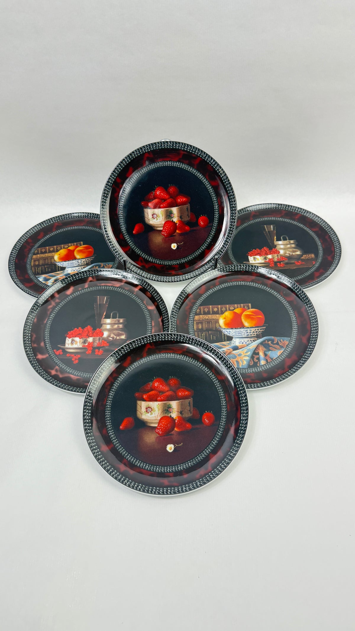 Bernardaud Limoges Ensemble « Fruits rouges » par Jean-Claude Chauray, 7 pièces