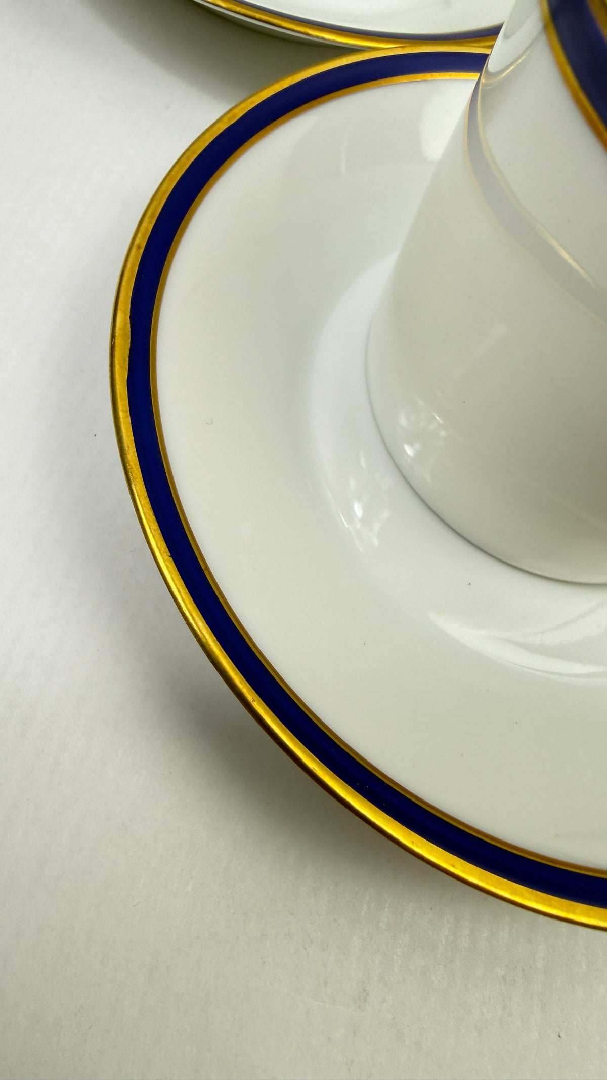 Service à café Limoges Chastagner blanc filet bleu et or