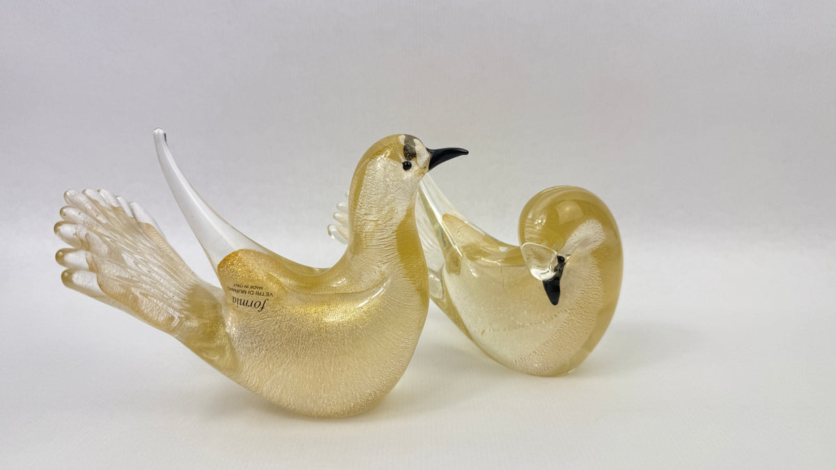 Paire de colombes en verre de Murano feuille d'or signées Formia