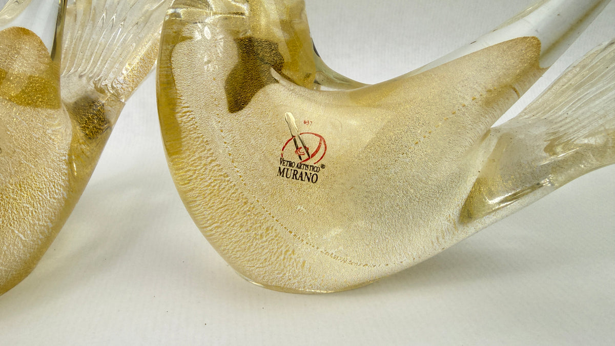 Paire de colombes en verre de Murano feuille d'or signées Formia