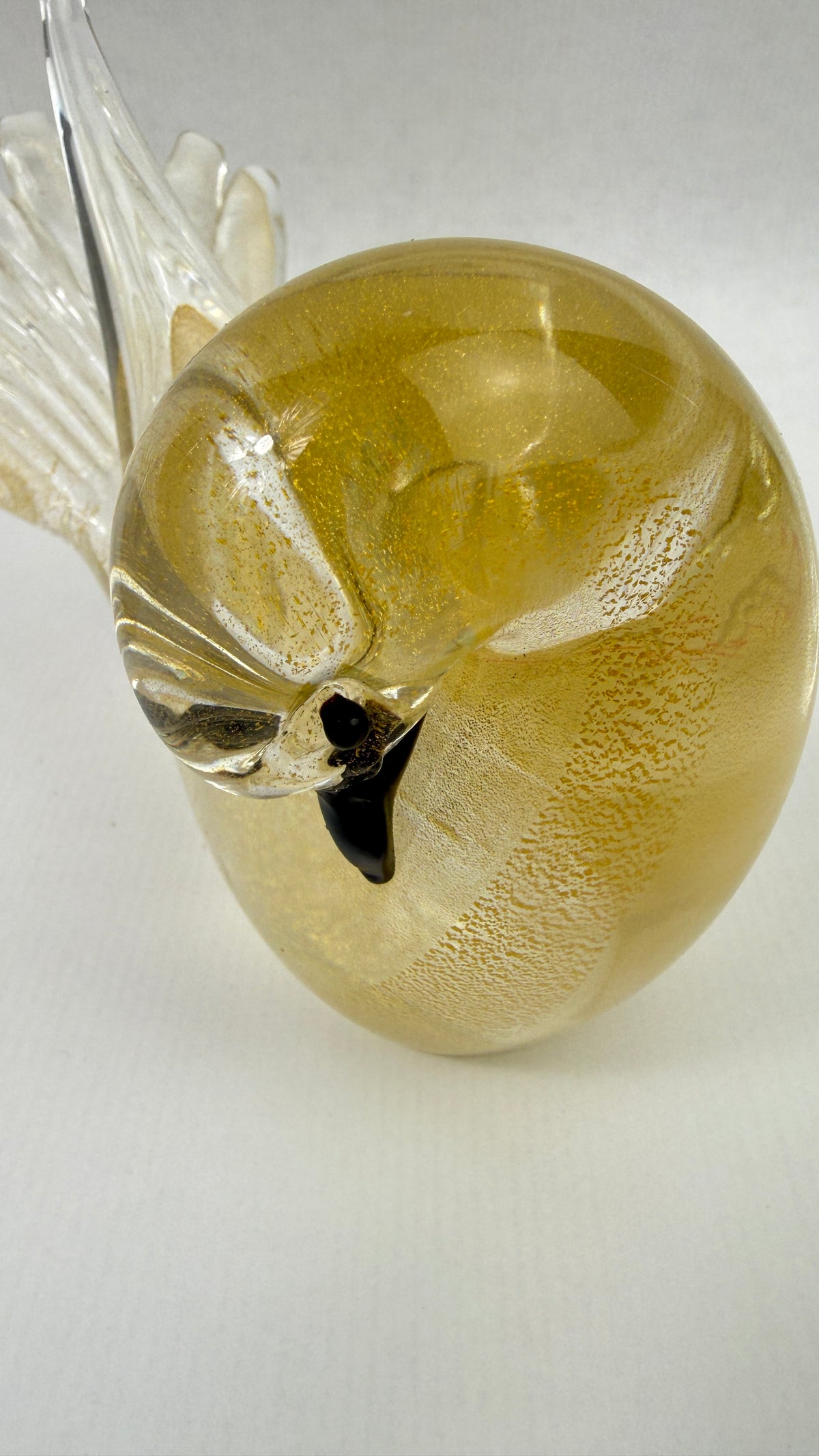 Paire de colombes en verre de Murano feuille d'or signées Formia