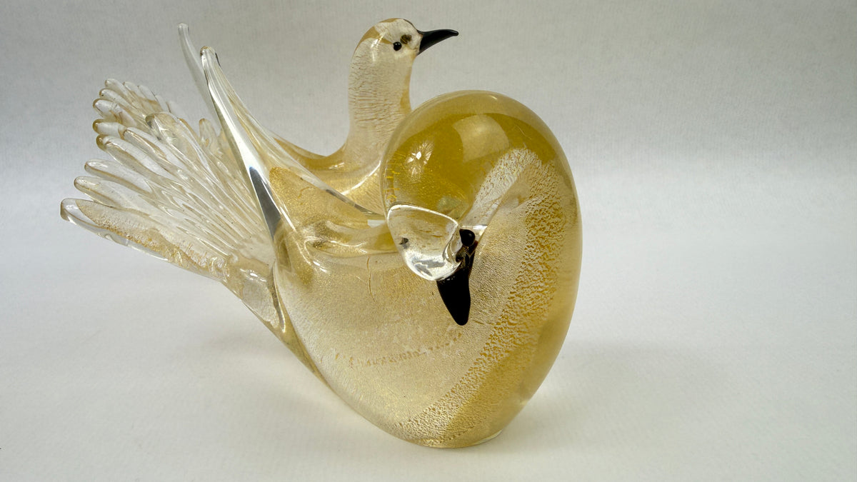 Paire de colombes en verre de Murano feuille d'or signées Formia