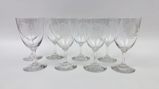 Ensemble de huit verres à porto anciens au chiffre FQ