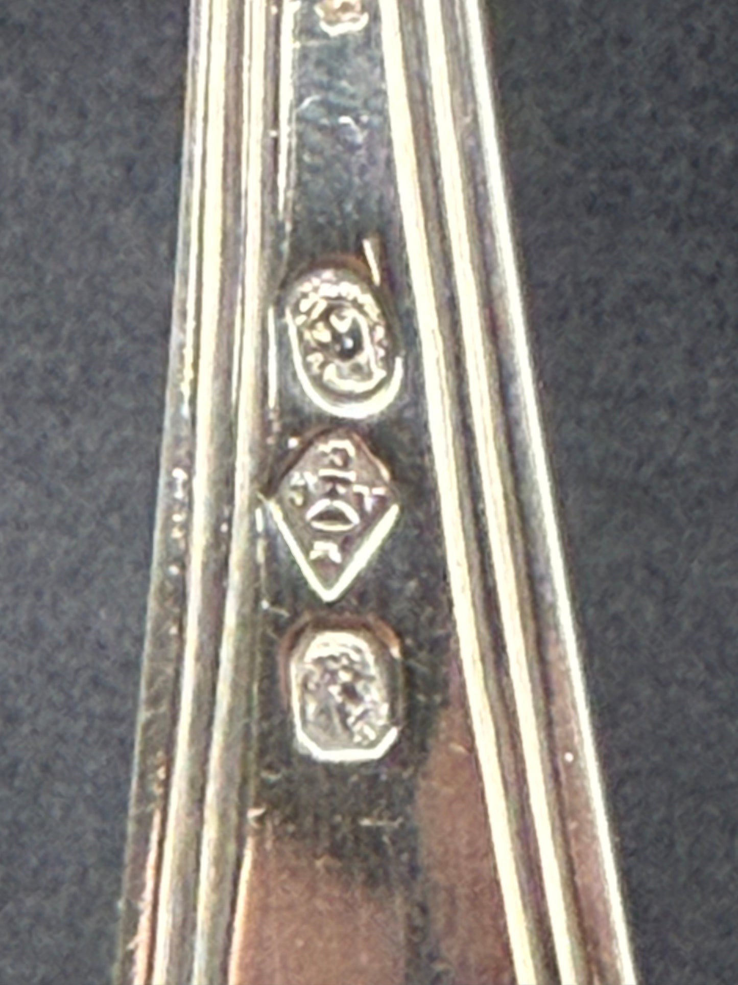 Saupoudreuse en argent massif Association des Orfèvres 1793-1794