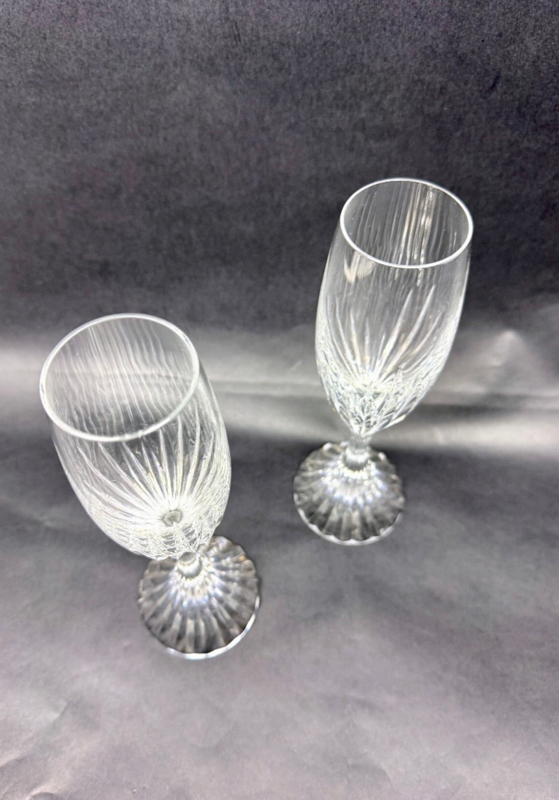 Suite de 2 flûtes à champagne Baccarat modèle Masséna