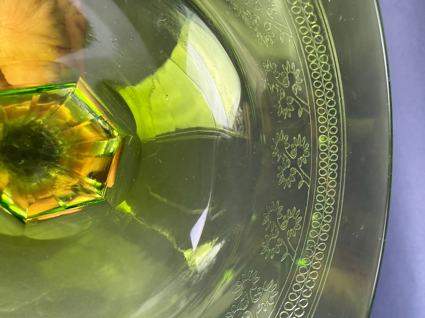 2 verres vin Rhin cristal vert grave XIXe style Baccarat Pompadour