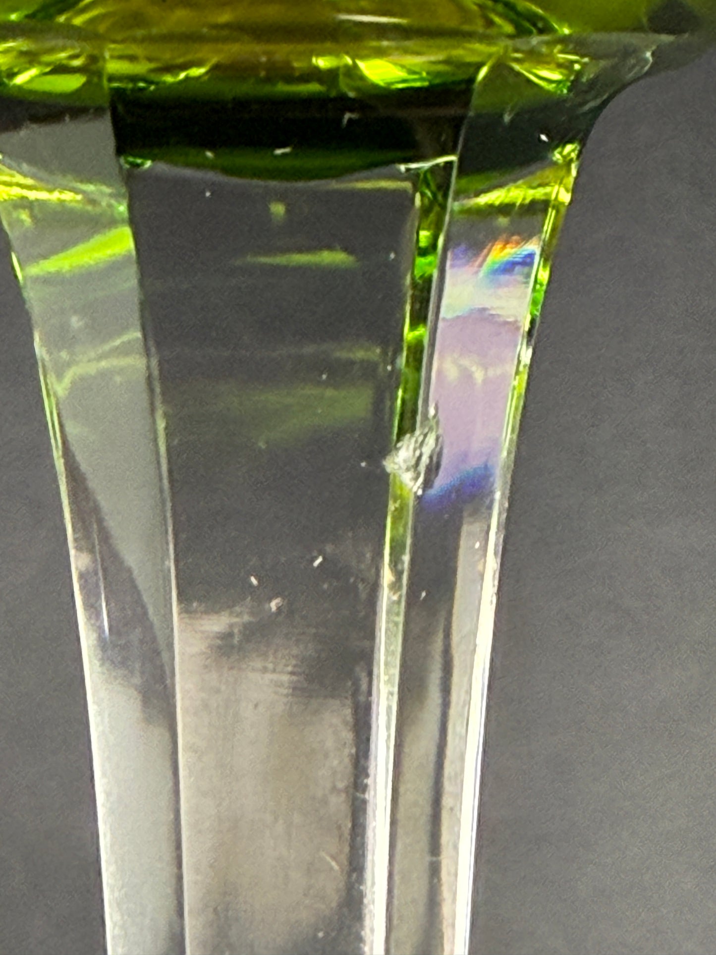 2 verres vin Rhin cristal vert grave XIXe style Baccarat Pompadour