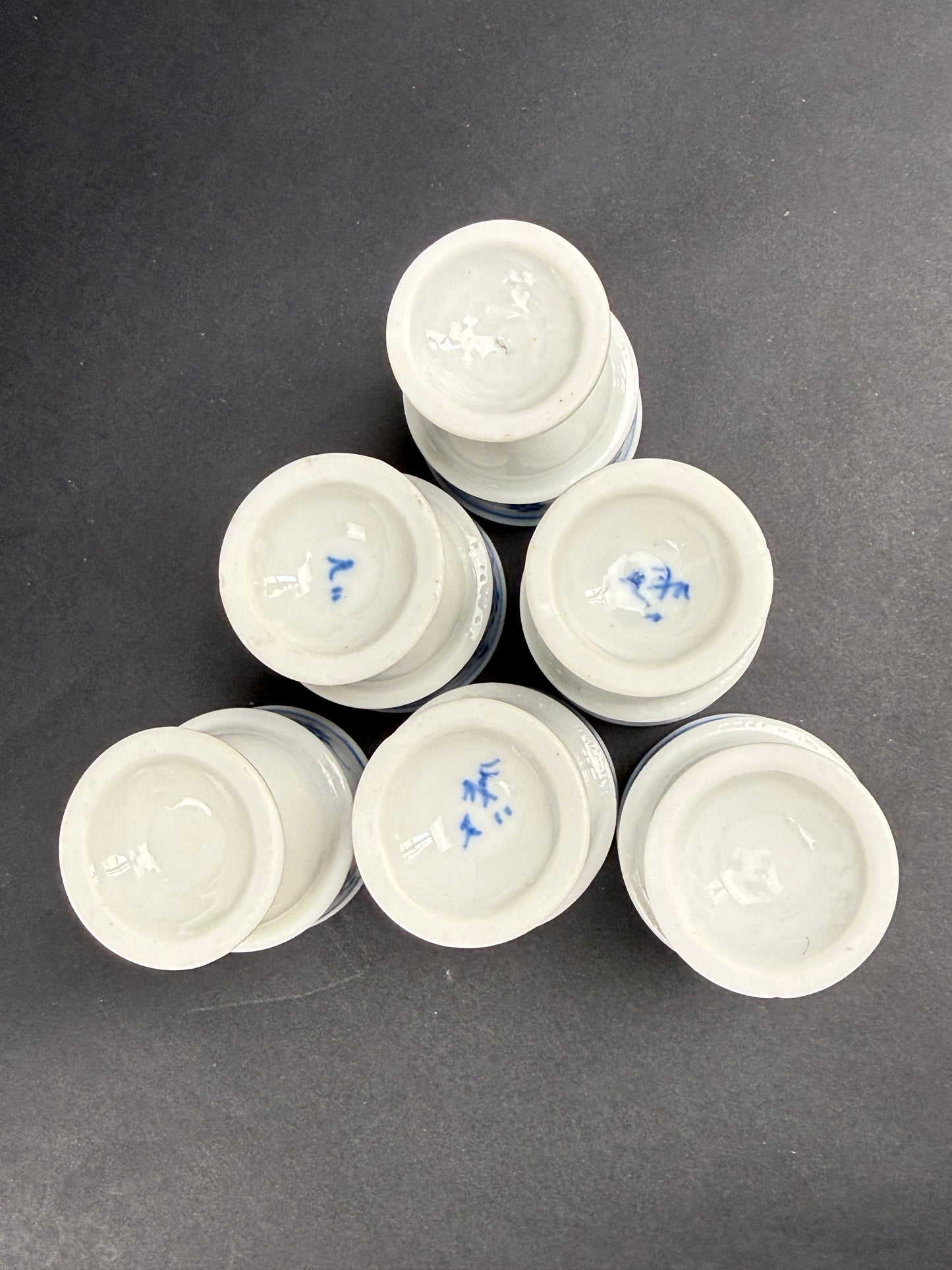 Suite de 6 coquetiers en porcelaine allemande