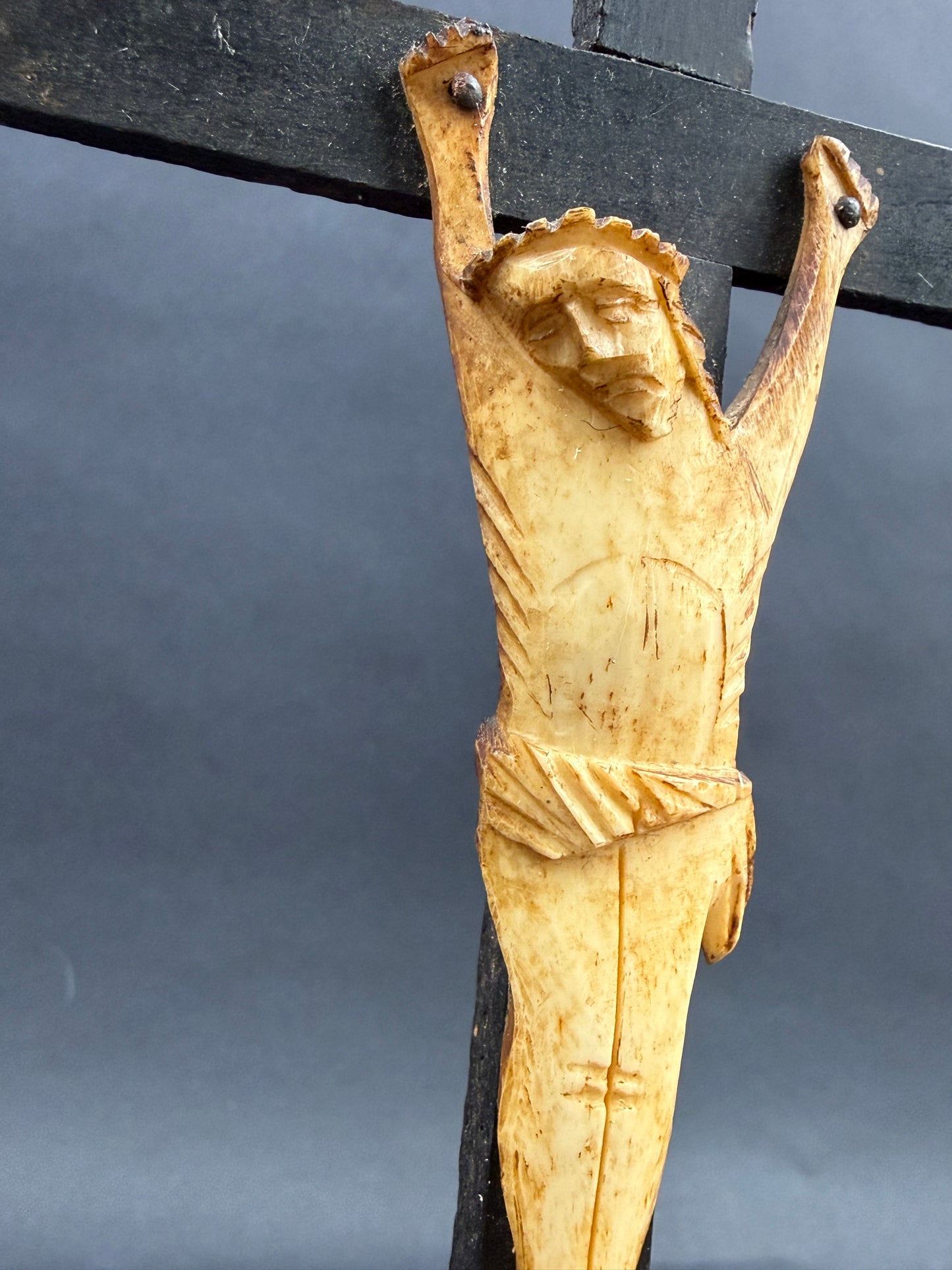 Crucifix janséniste en os