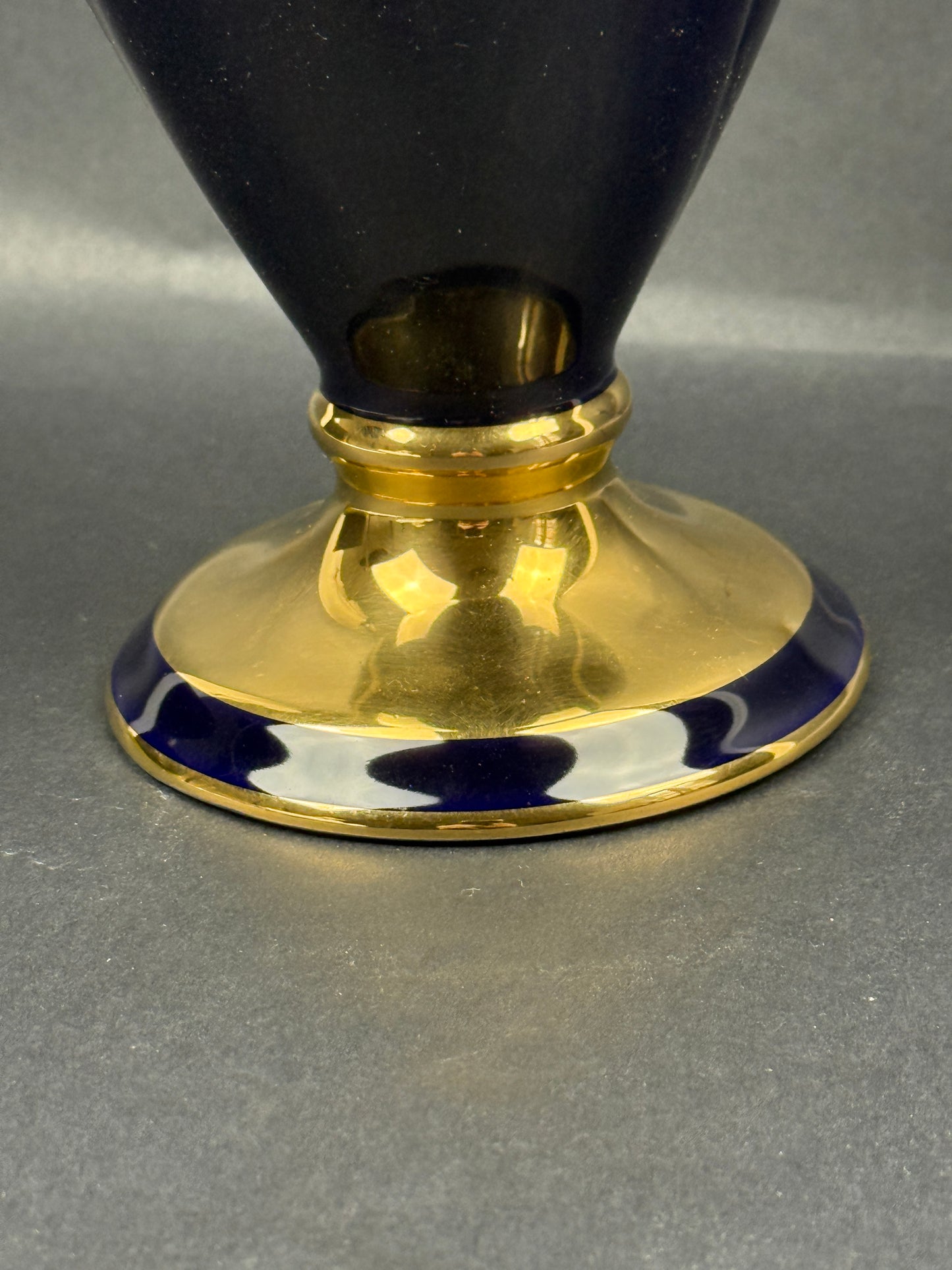 Vase en porcelaine de Limoges Castel