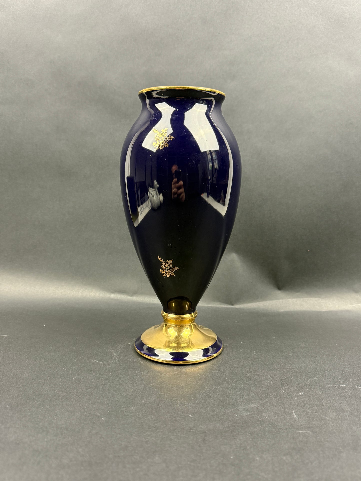 Vase en porcelaine de Limoges Castel