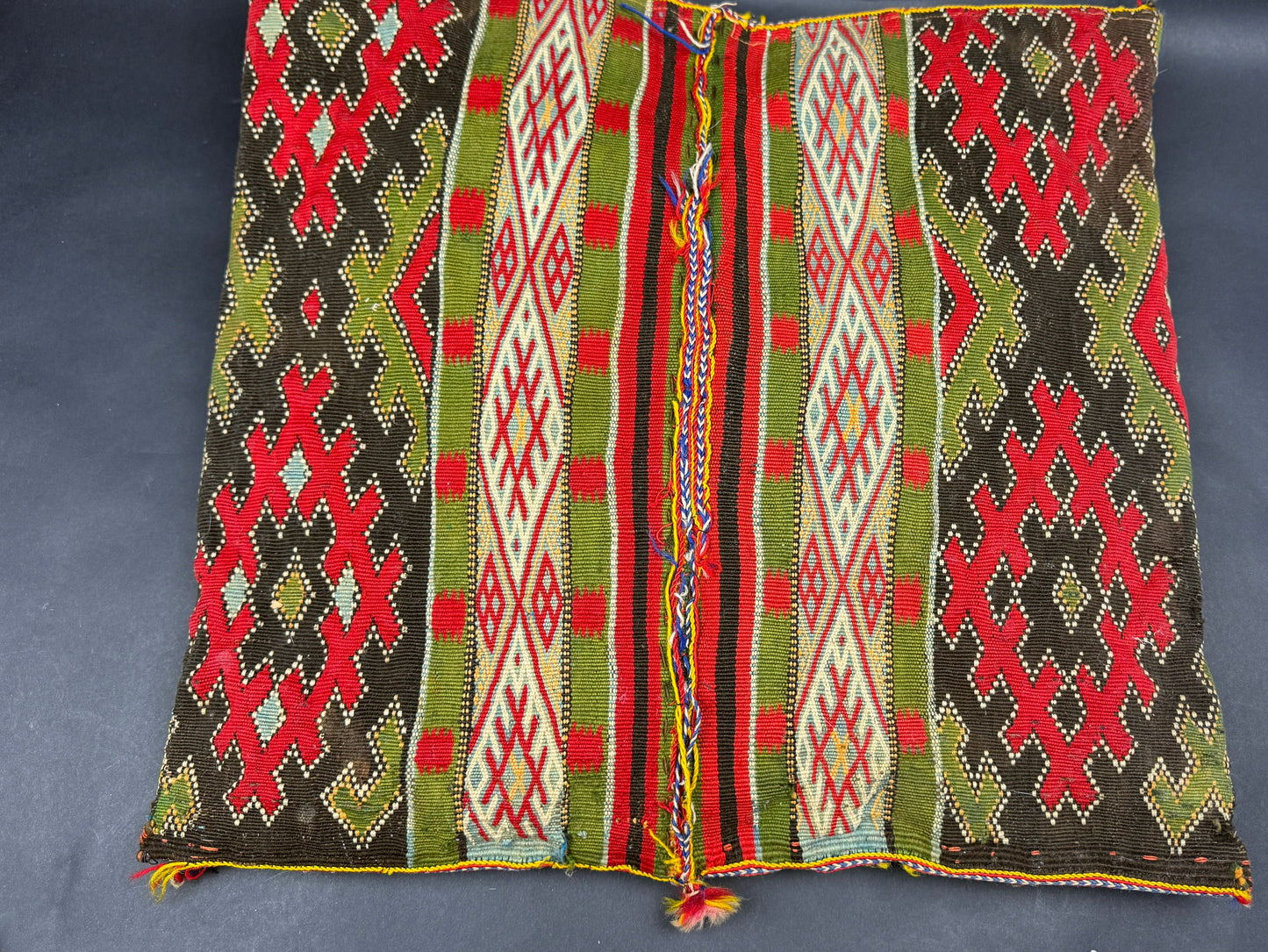 Ancien coussin berbère, Kilim