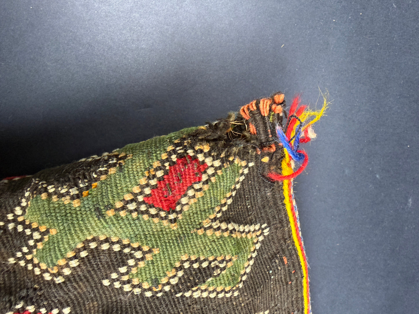 Ancien coussin berbère, Kilim