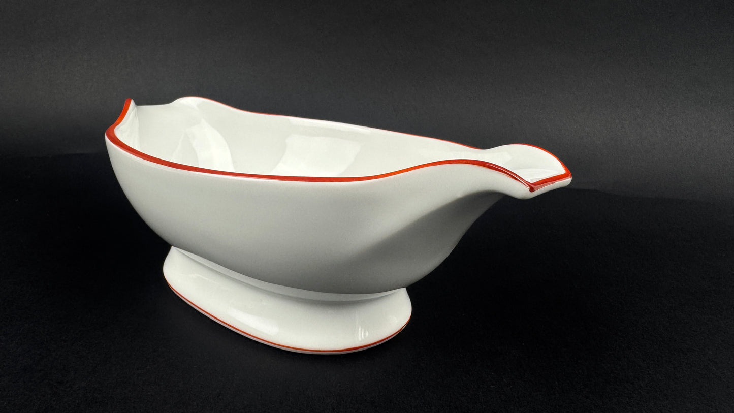 Saucière en porcelaine de Limoges, manufacture Haviland, modèle Sou-Tcheou.