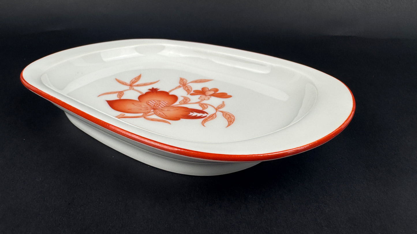 Paire de raviers navettes en porcelaine de Limoges, manufacture Haviland, modèle Sou-Tcheou.