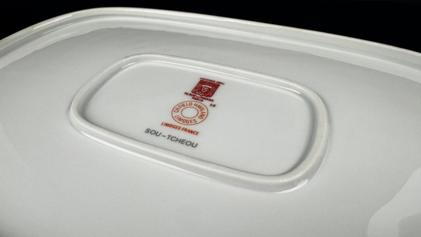 Plat à rôti en porcelaine de Limoges, manufacture Haviland, modèle Sou-Tcheou.