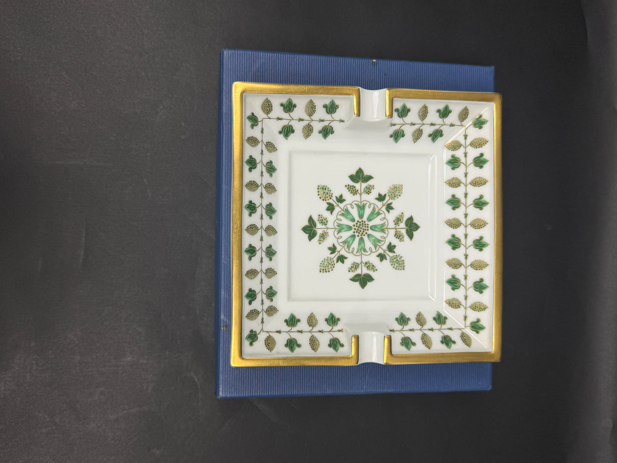 Haviland Limoges, grand cendrier en porcelaine modèle Matignon