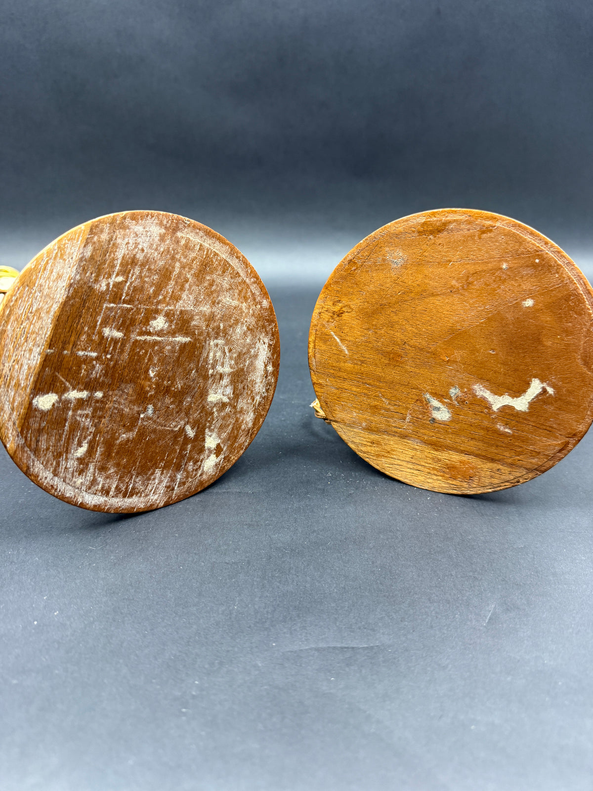 Paire de lampes anglaises en bois tourné