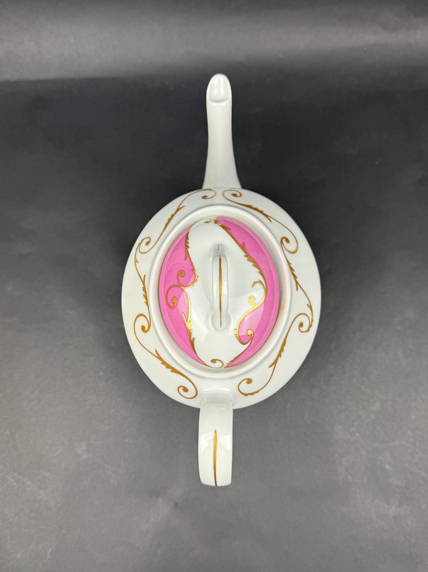 Christian Lacroix, théière en porcelaine modèle Follement