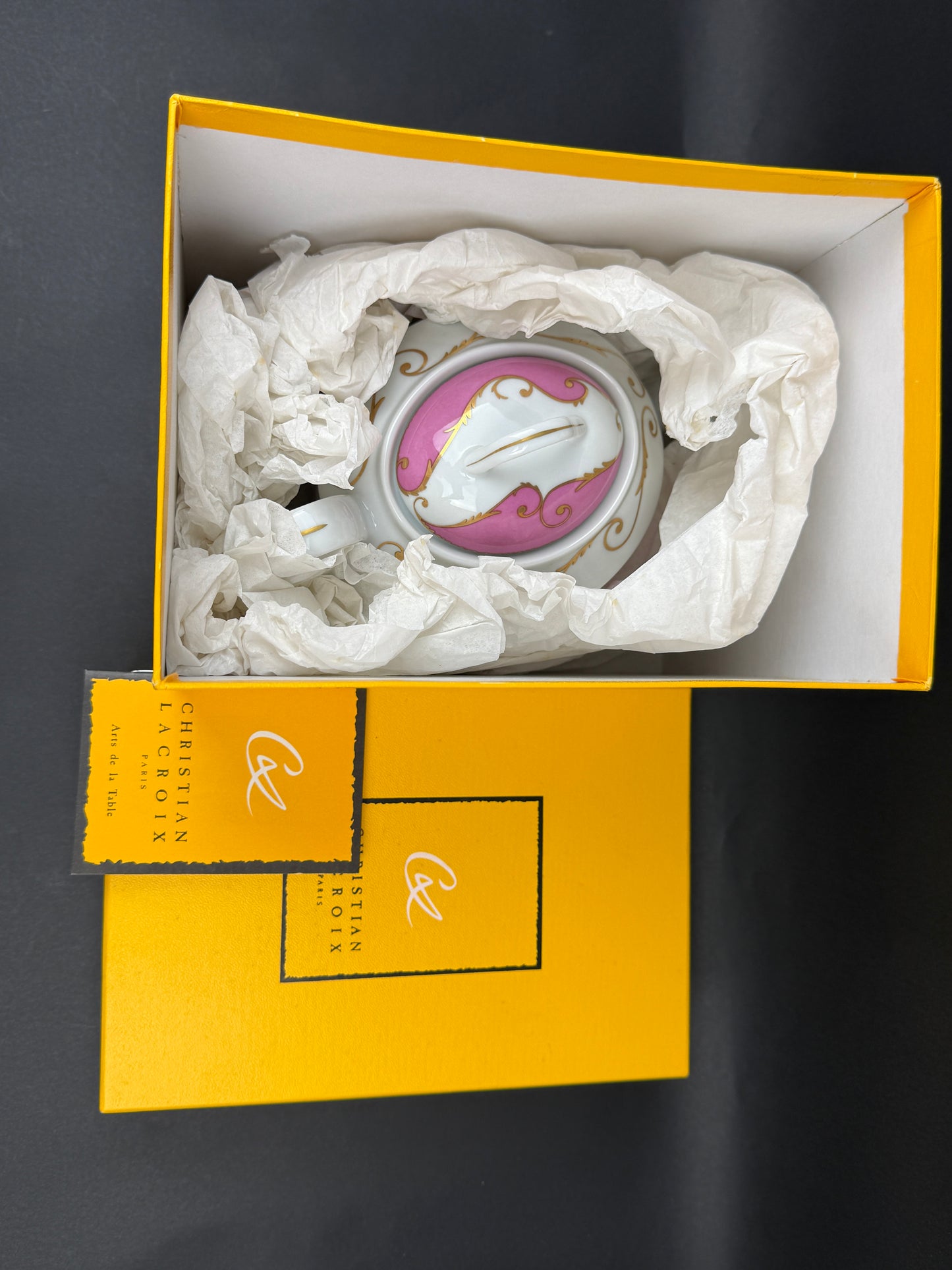 Christian Lacroix, théière en porcelaine modèle Follement