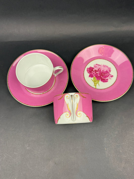 Christian Lacroix, Suite de 2 tasses à déjeuner modèle Follement