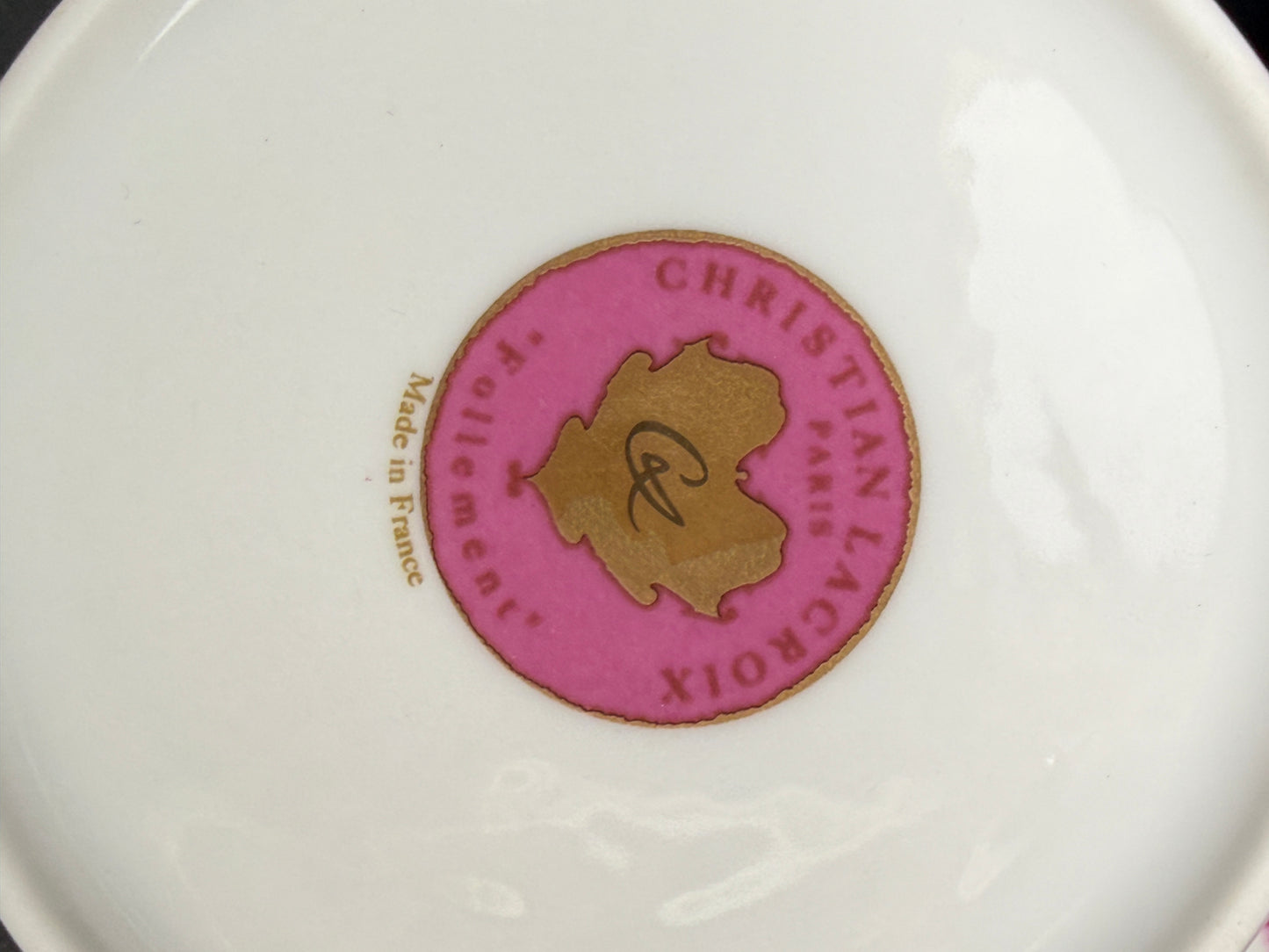 Christian Lacroix, Suite de 2 tasses à déjeuner modèle Follement