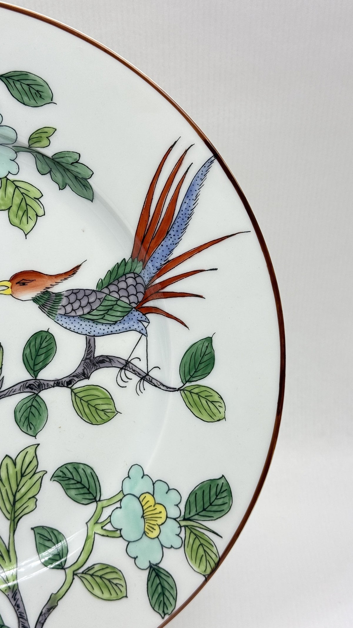 Assiette Porcelaine de Paris pour Tiffany & Co, détail de l'oiseau peint à la main