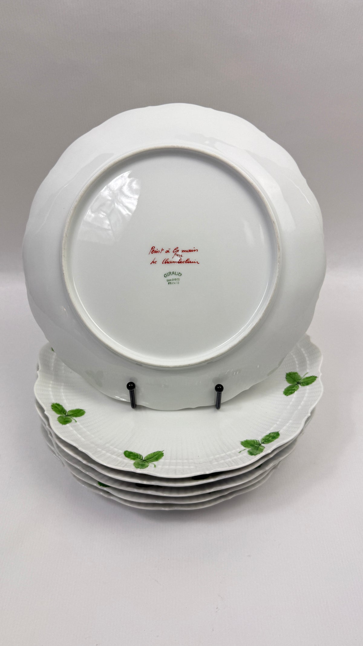 6 assiettes plates 25 cm porcelaine de Limoges Giraud, décor fraises des bois peint main Le Chambrelain