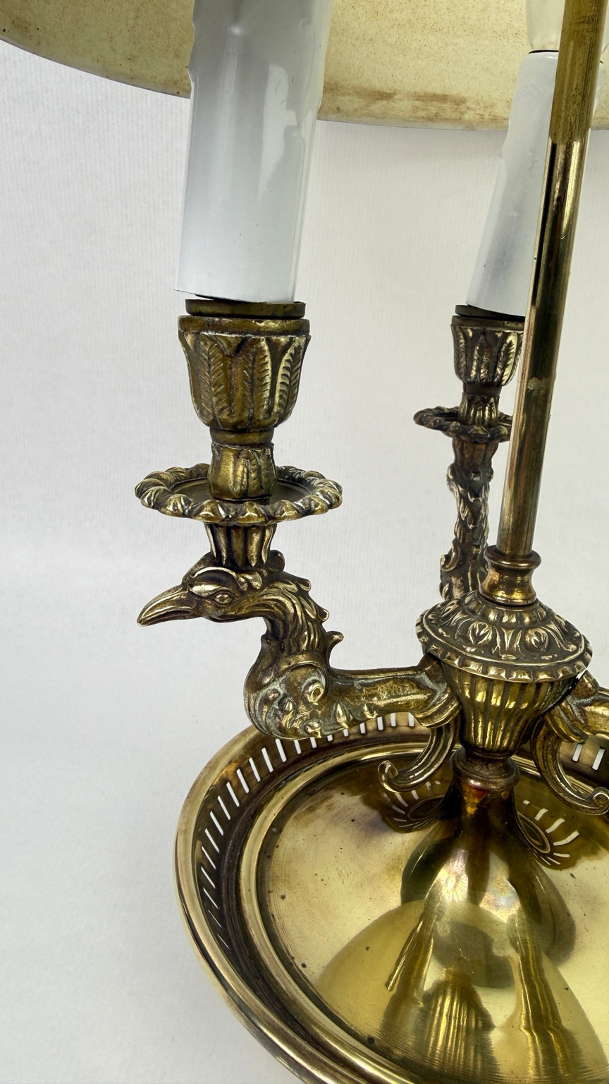 Lampe bouillotte aux griffons, détail et état