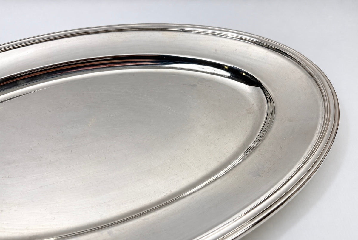 Christofle – Grand plat ovale en métal argenté à filets, avec housse et boîte d'origine – 45 cm