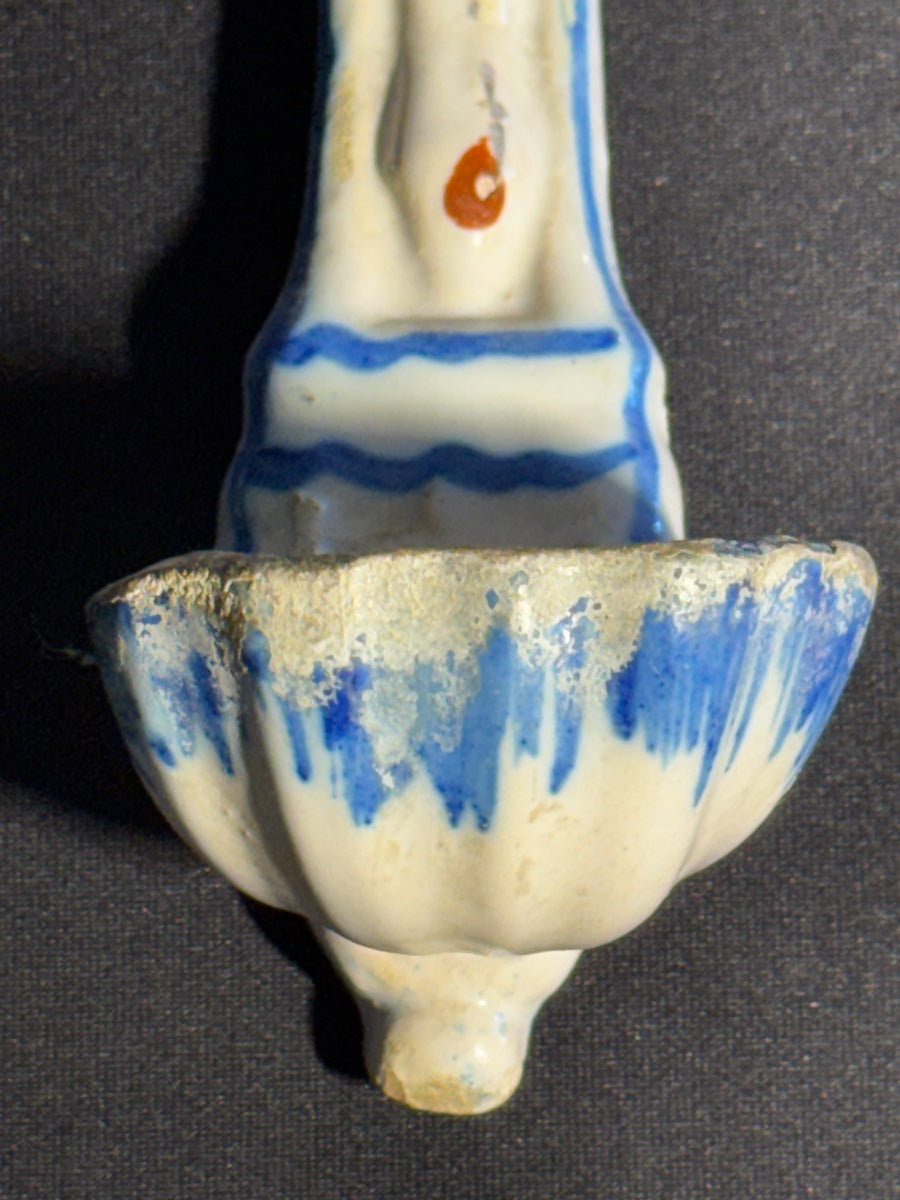 Bénitier de chevet en céramique émaillée polychrome, Martres-Tolosane, Auvillar – vue 7