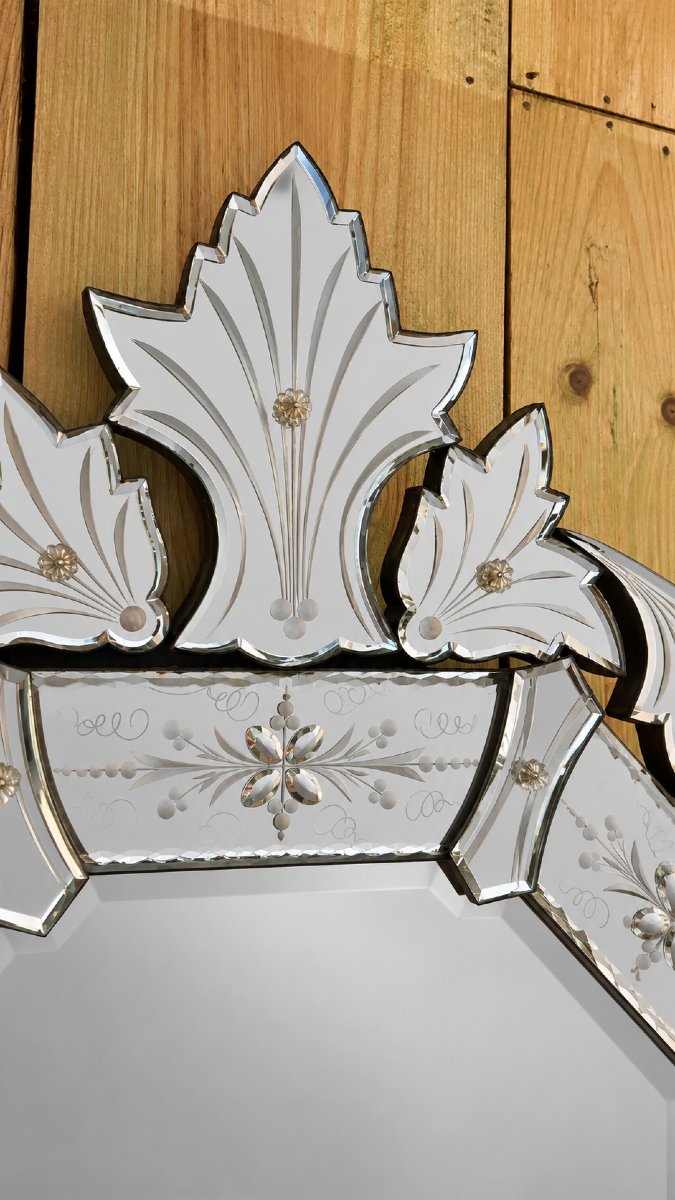 Miroir de style vénitien à décor floral gravé – vue 3