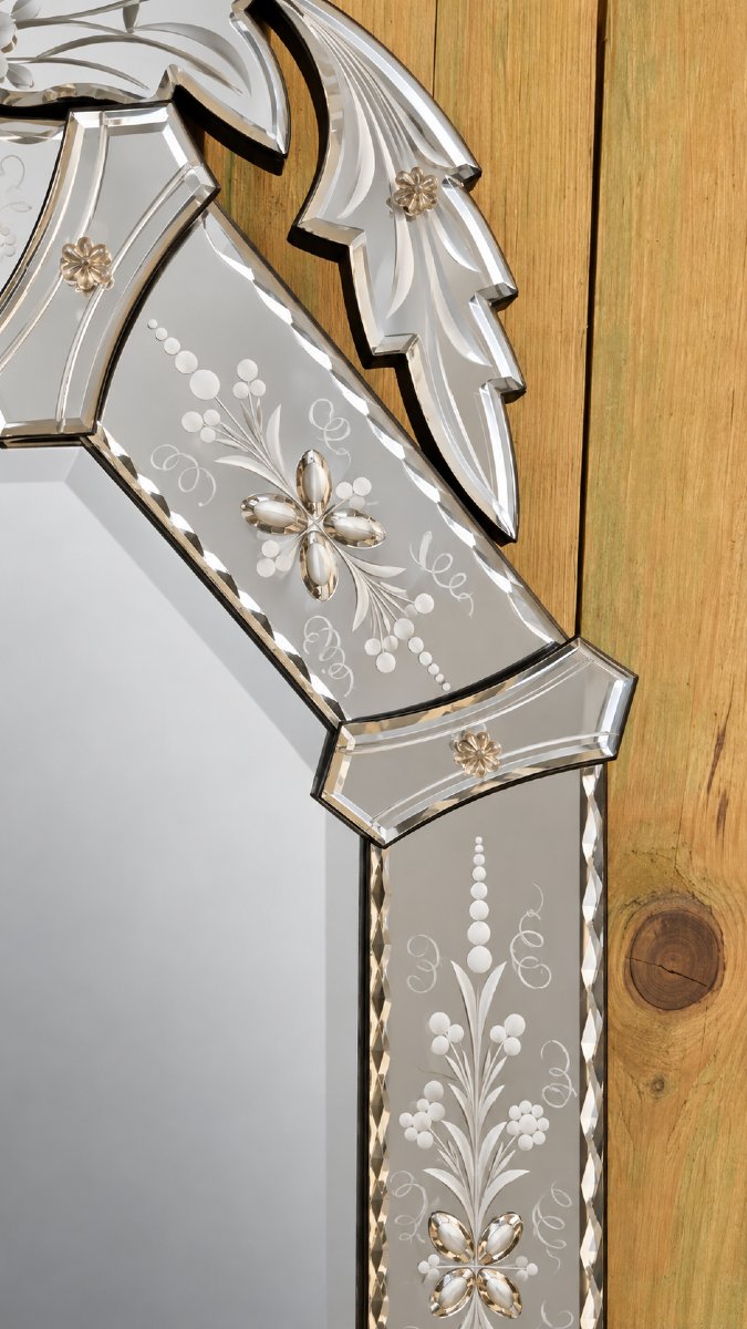 Miroir de style vénitien à décor floral gravé – vue 4